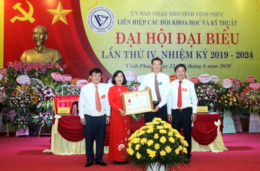 Tập hợp và đoàn kết lực lượng trí thức khoa học công nghệ