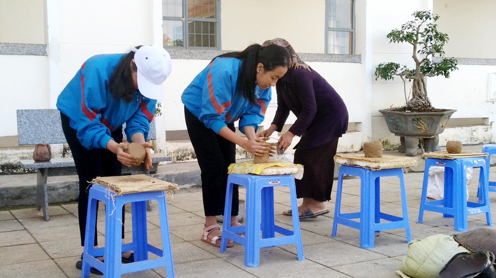 Giải pháp phát triển thương mại, dịch vụ và du lịch ở Đơn Dương