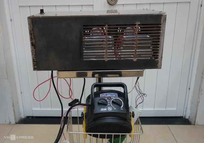 Giảng viên tạo thiết bị diệt nCoV trong phòng kín