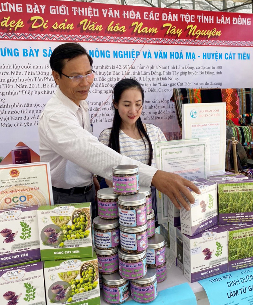Chế biến gạo lứt thành sản phẩm OCOP ở Cát Tiên